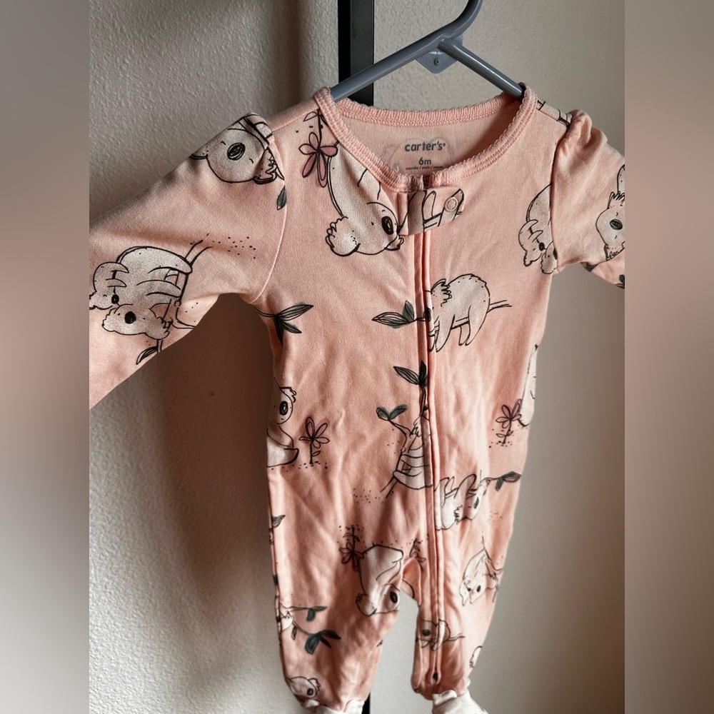 Carters 6 month footsie 2 way zip - Picture 3 of 5
